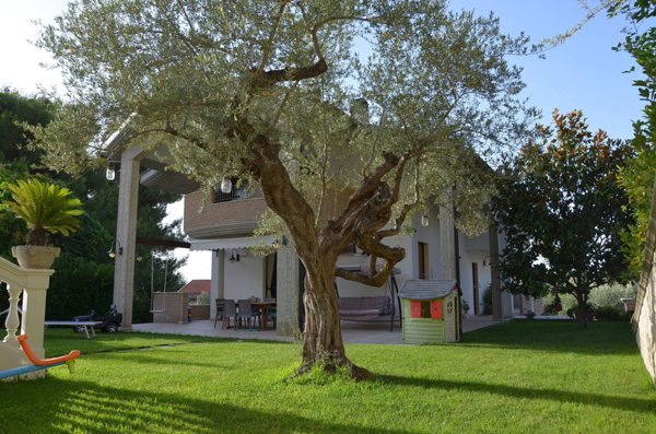 casa indipendente in vendita a Montesilvano in zona Montesilvano Colle