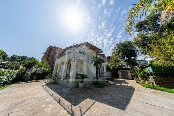casa indipendente in vendita a Montesilvano