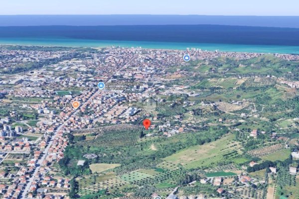 terreno edificabile in vendita a Montesilvano in zona Villa Carmine
