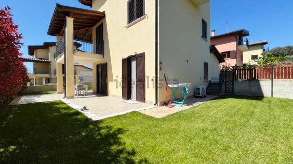 casa indipendente in vendita a Montesilvano