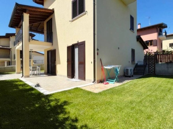 casa indipendente in vendita a Montesilvano in zona Montesilvano Colle