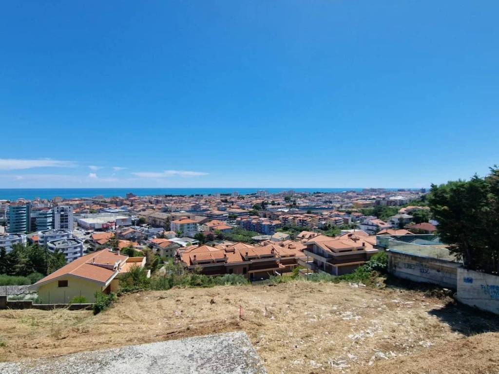 terreno edificabile in vendita a Montesilvano in zona Montesilvano Marina