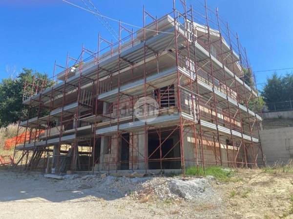 casa indipendente in vendita a Montesilvano in zona Santa Venere