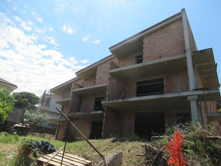 casa indipendente in vendita a Montesilvano in zona Montesilvano Colle
