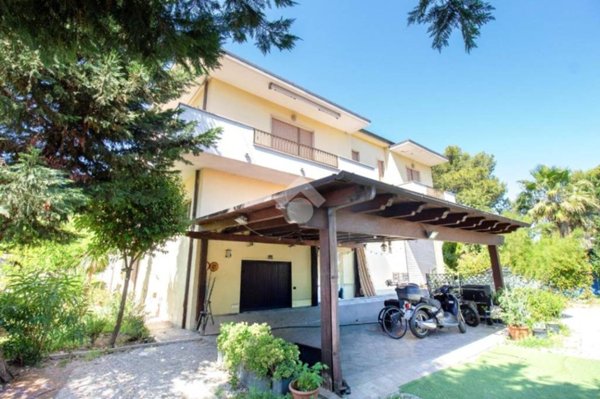 casa indipendente in vendita a Montesilvano