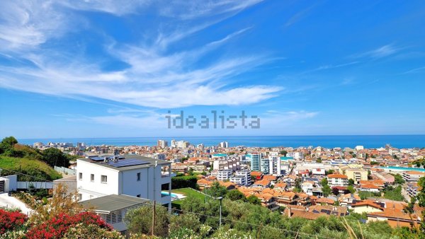 casa indipendente in vendita a Montesilvano