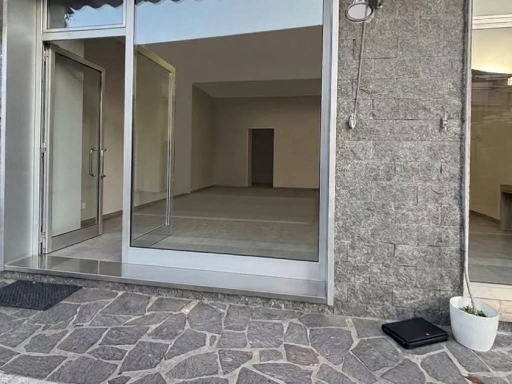 negozio in vendita a Montesilvano