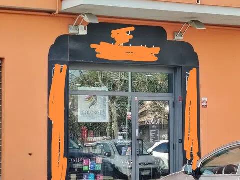 negozio in vendita a Montesilvano in zona Villa Carmine