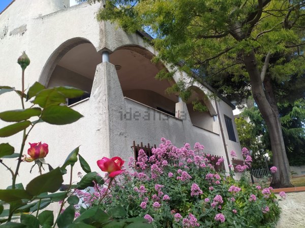 casa indipendente in vendita a Montesilvano in zona Villa Carmine
