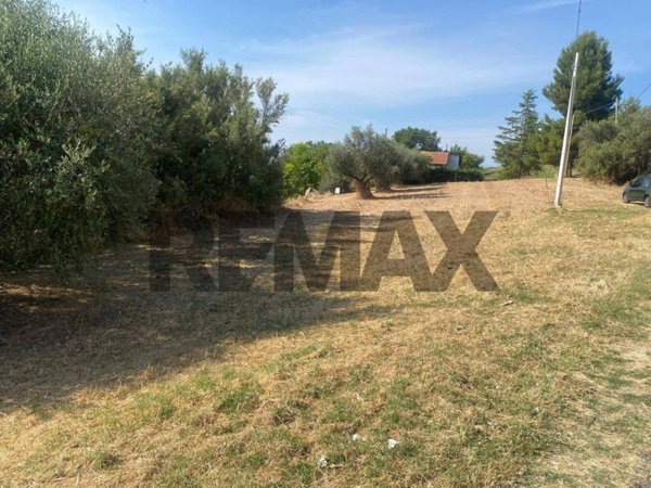 terreno edificabile in vendita a Montesilvano in zona Case di Pietro
