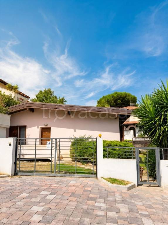 casa indipendente in vendita a Montesilvano