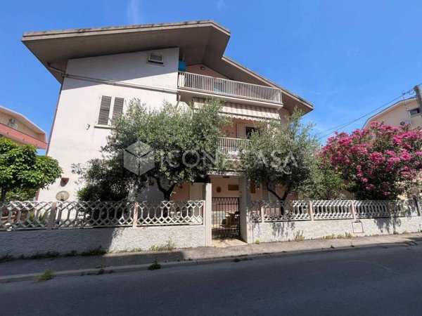 appartamento in vendita a Montesilvano in zona Montesilvano Marina