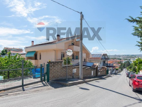 casa indipendente in vendita a Montesilvano