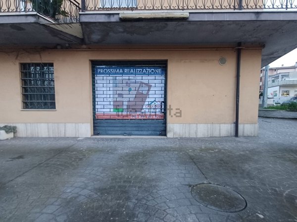 locale commerciale in vendita a Montesilvano