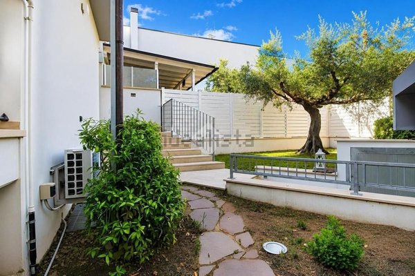 casa indipendente in vendita a Montesilvano in zona Montesilvano Colle