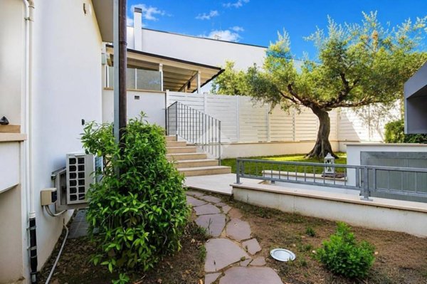 casa indipendente in vendita a Montesilvano in zona Montesilvano Colle