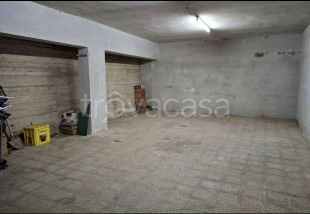 locale commerciale in vendita a Montesilvano