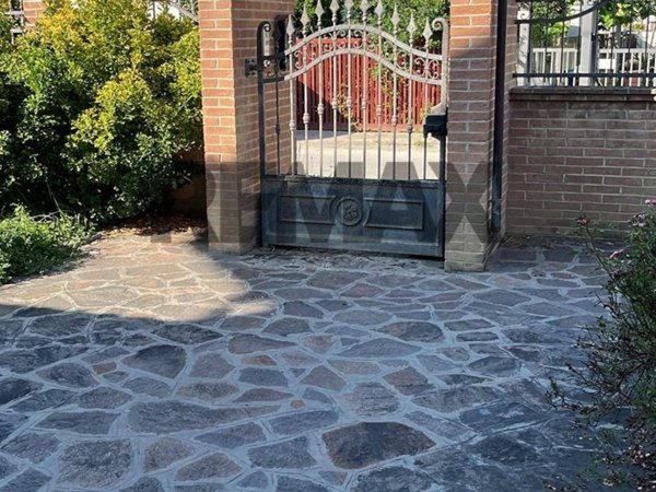 casa indipendente in vendita a Montesilvano in zona Case di Pietro