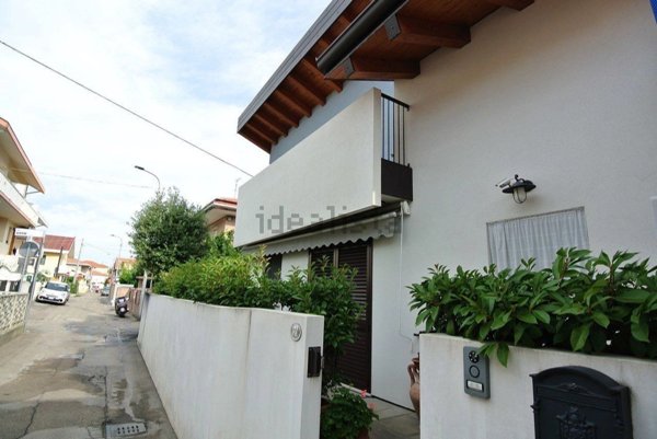 casa indipendente in vendita a Montesilvano in zona Montesilvano Marina
