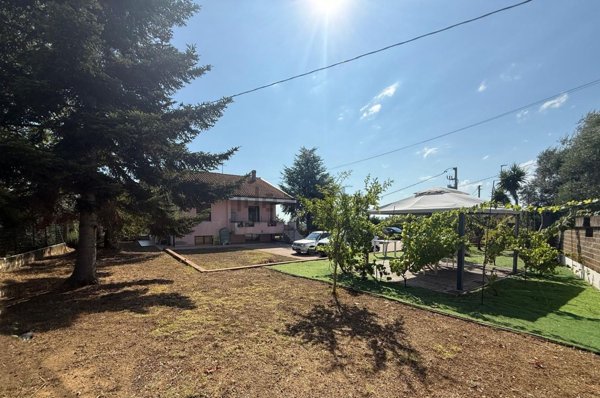 casa indipendente in vendita a Montesilvano