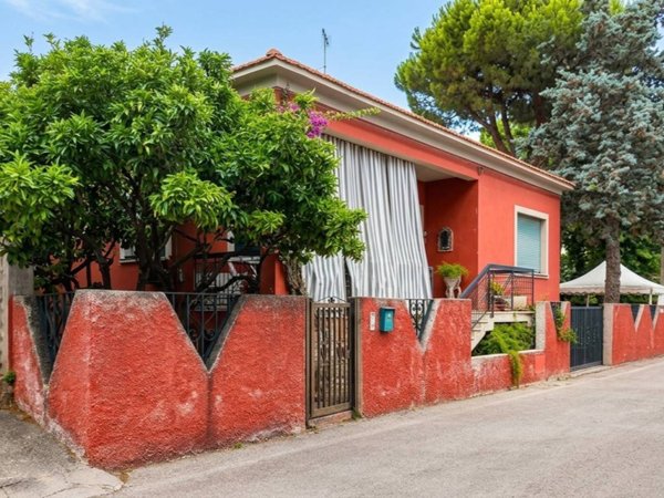 casa indipendente in vendita a Montesilvano in zona Montesilvano Marina