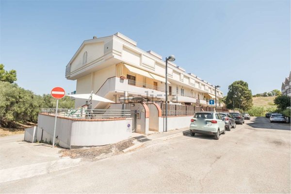 appartamento in vendita a Montesilvano in zona Villa Carmine