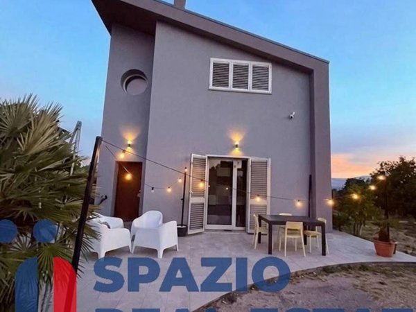 casa indipendente in vendita a Montesilvano in zona Montesilvano Colle