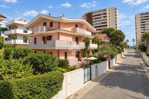 casa indipendente in vendita a Montesilvano