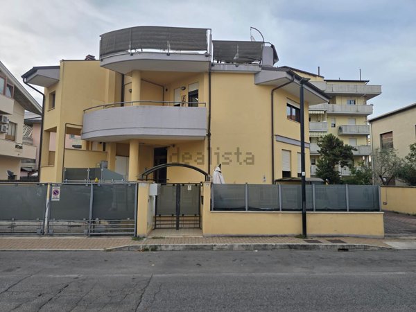appartamento in vendita a Montesilvano in zona Montesilvano Marina