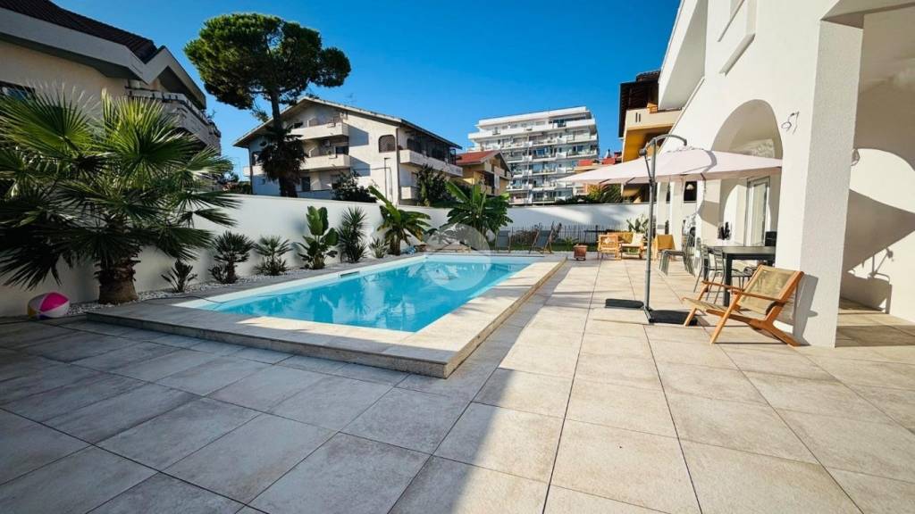 casa indipendente in vendita a Montesilvano in zona Montesilvano Marina