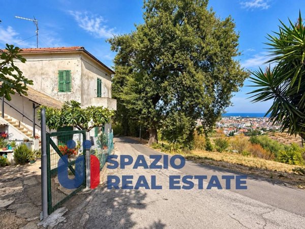 casa indipendente in vendita a Montesilvano in zona Montesilvano Colle