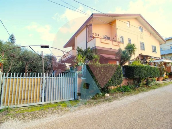 casa indipendente in vendita a Montesilvano in zona Case di Pietro