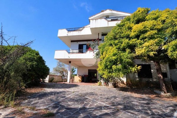 casa indipendente in vendita a Montesilvano in zona Montesilvano Colle