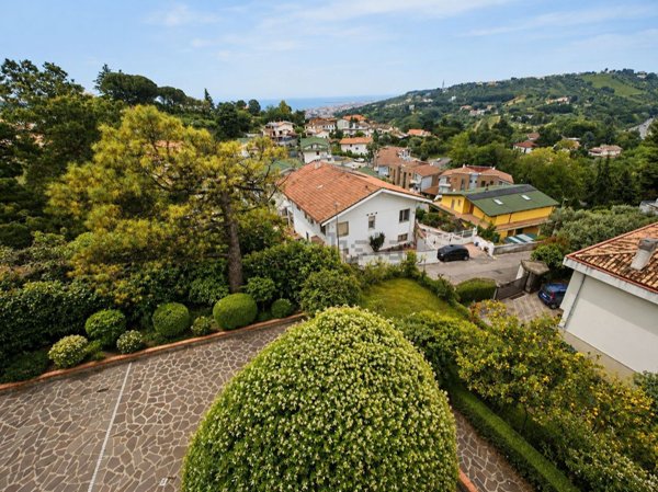casa indipendente in vendita a Montesilvano in zona Montesilvano Colle