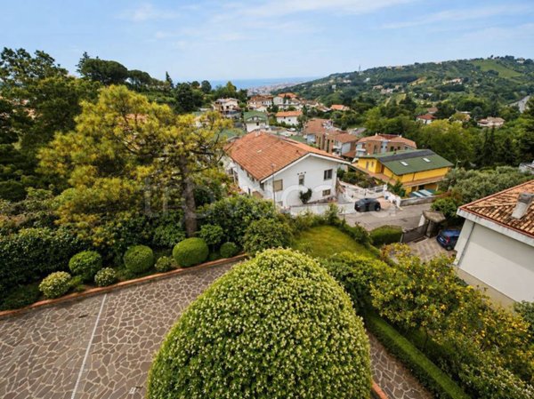 casa indipendente in vendita a Montesilvano in zona Montesilvano Colle