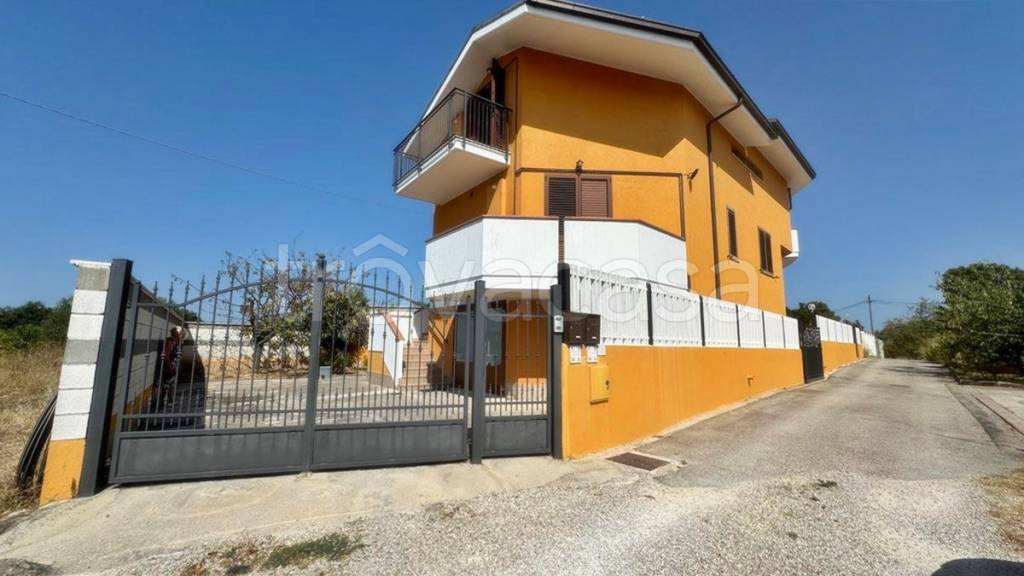 casa indipendente in vendita a Montesilvano in zona Montesilvano Colle