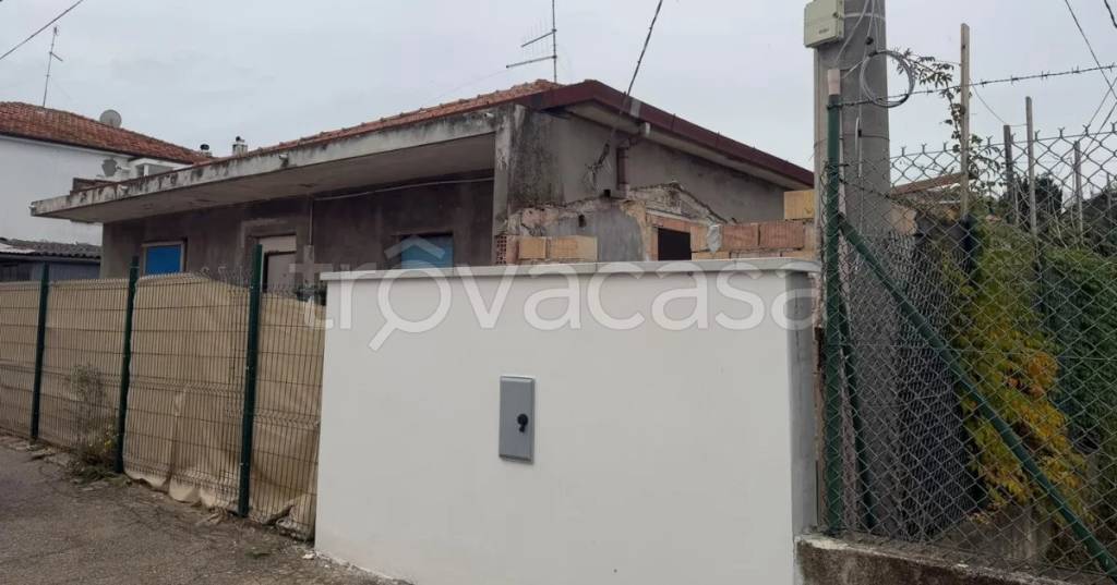casa indipendente in vendita a Montesilvano