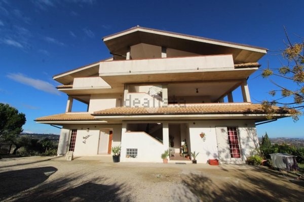 casa indipendente in vendita a Moscufo