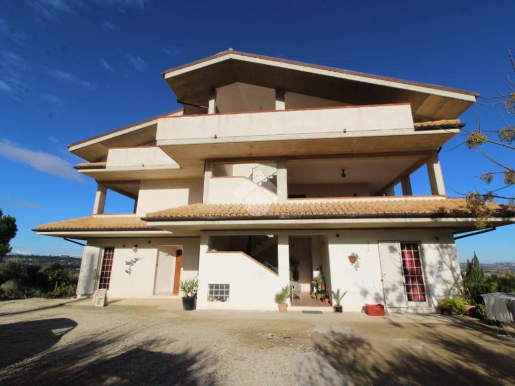 casa indipendente in vendita a Moscufo