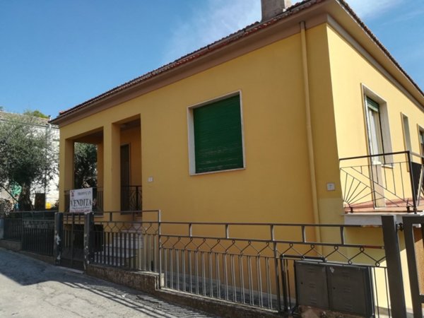 casa indipendente in vendita a Moscufo