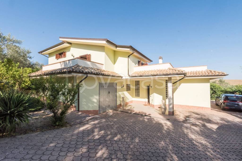 casa indipendente in vendita a Moscufo