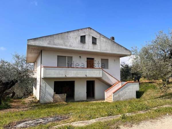 casa indipendente in vendita a Moscufo