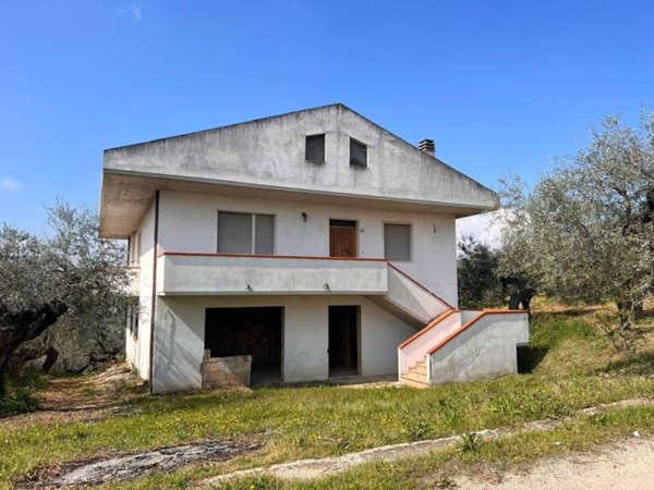 casa indipendente in vendita a Moscufo