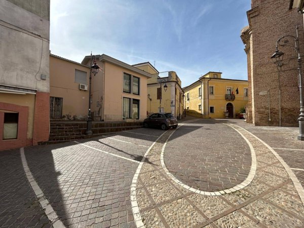 locale commerciale in vendita a Moscufo