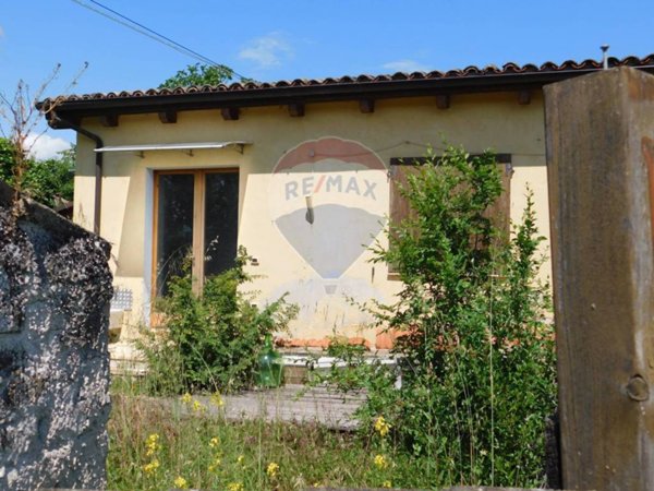 casa indipendente in vendita a Moscufo in zona Senarica