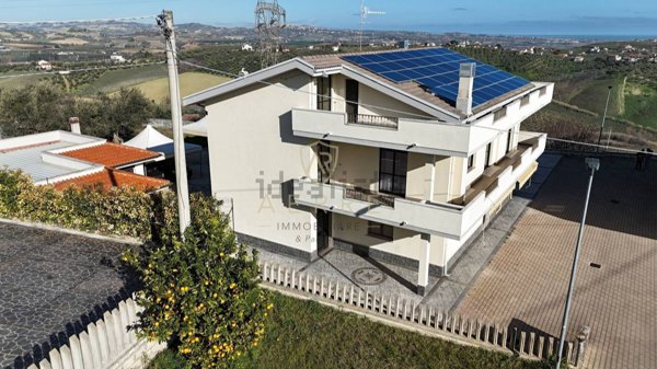 casa indipendente in vendita a Moscufo