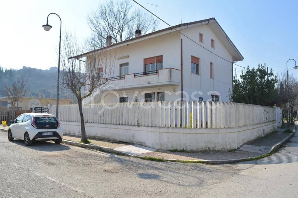 casa indipendente in vendita a Moscufo in zona Bivio Casone