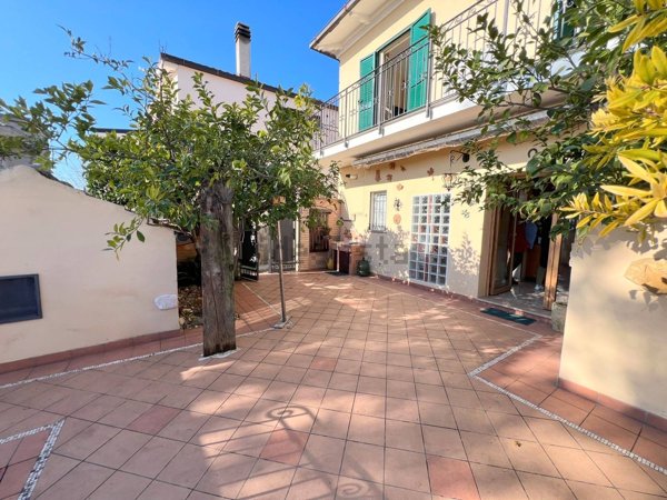 casa indipendente in vendita a Moscufo
