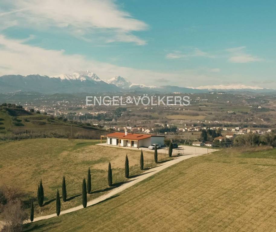 casa indipendente in vendita a Moscufo