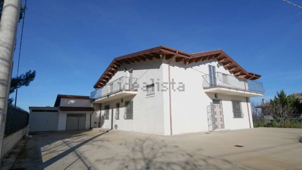casa indipendente in vendita a Moscufo
